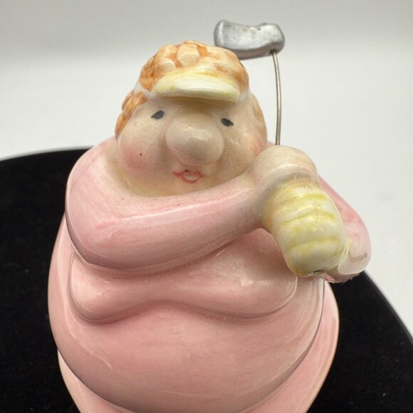 Whimsical Chubby Golf Couple with Clubs Salt Pepper Shakers Ceramic - Picture 6 of 10